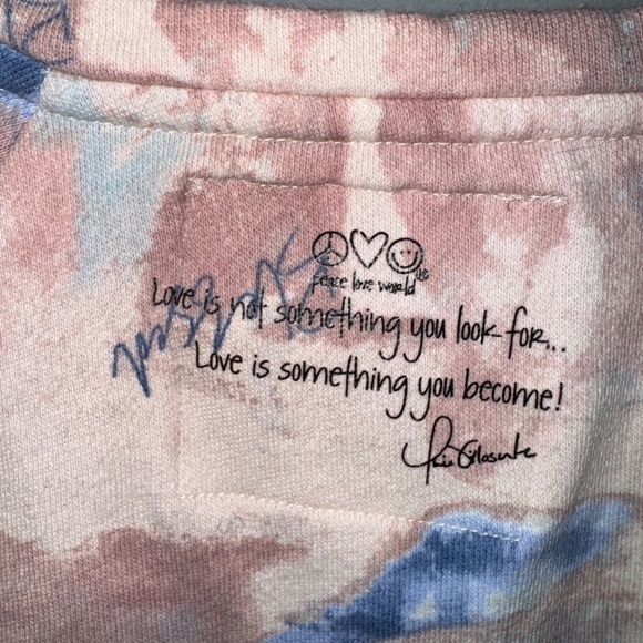 EUC Peace Love World Blessed Heart Abstract Print Sweatshirt Size Medium - Picture 6 of 8